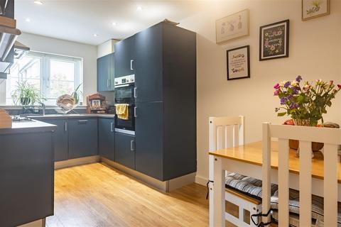 99 Blenheim Square, North Weald, Epping, CM16 6FQ