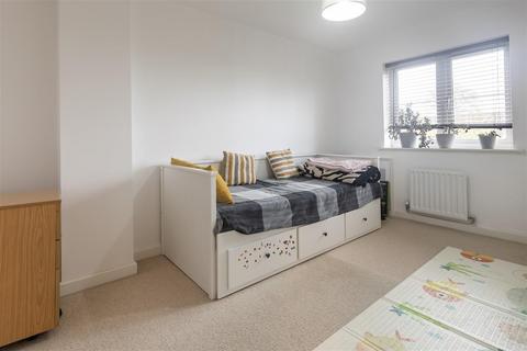99 Blenheim Square, North Weald, Epping, CM16 6FQ