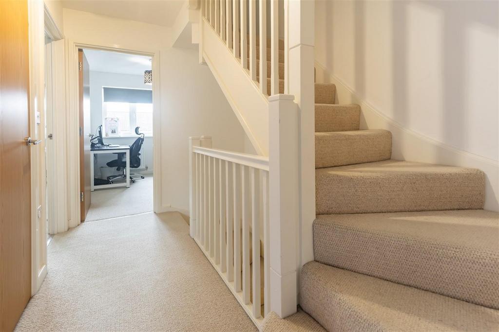 99 Blenheim Sq (12).jpg