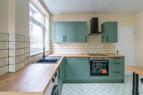 2 bedroom flat to rent, Cornel Road, High Heaton, NE7