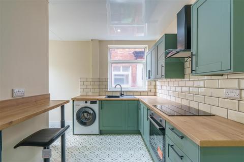 2 bedroom flat to rent, Cornel Road, High Heaton, NE7