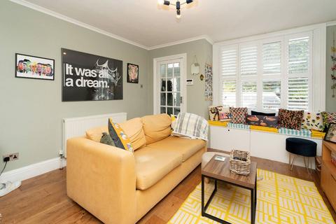 2 bedroom terraced house for sale, Glencoe road, Bushey, WD23
