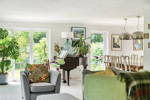 3 Cheapside, Horsell, Woking, GU21 4JG