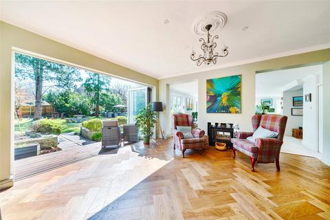 3 Cheapside, Horsell, Woking, GU21 4JG