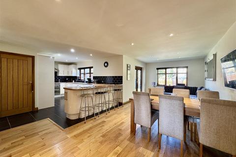 4 bedroom detached house for sale, Honey Head Lane, Honley, Holmfirth, HD9 6RW
