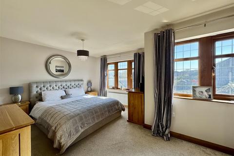 4 bedroom detached house for sale, Honey Head Lane, Honley, Holmfirth, HD9 6RW