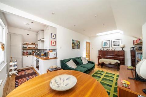 2 bedroom flat for sale, Mycenae Road, London SE3
