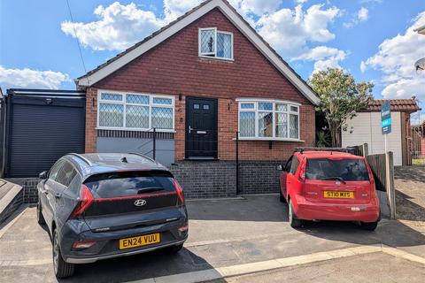 3 bedroom detached house for sale, Holyoak Close, Bedworth