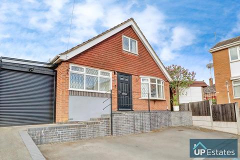 3 bedroom detached house for sale, Holyoak Close, Bedworth