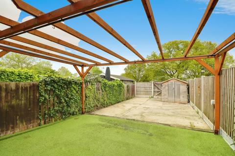 3 bedroom terraced house to rent, Wickhay, Basildon, SS15