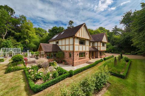 Ranlea Furzefield Chase, Dormans Park, East Grinstead, RH19 2LY
