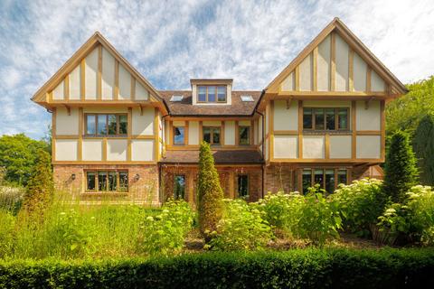 Ranlea Furzefield Chase, Dormans Park, East Grinstead, RH19 2LY