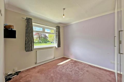 1 Chartwell Drive, Wombourne, Wolverhampton, WV5 0BN