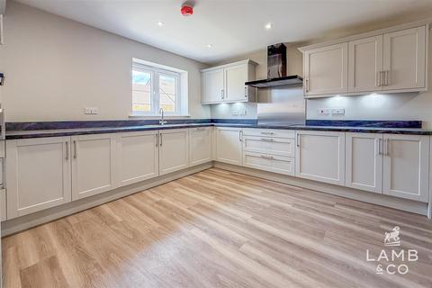 3 bedroom detached bungalow for sale, Park Gate Corner, Little Clacton CO16