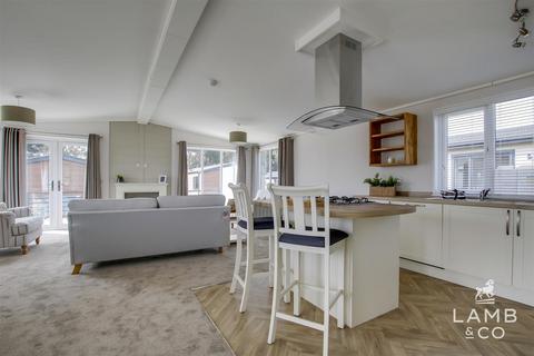 2 bedroom park home for sale, Seven Acres, St Johns Road, Clacton-on-Sea CO16