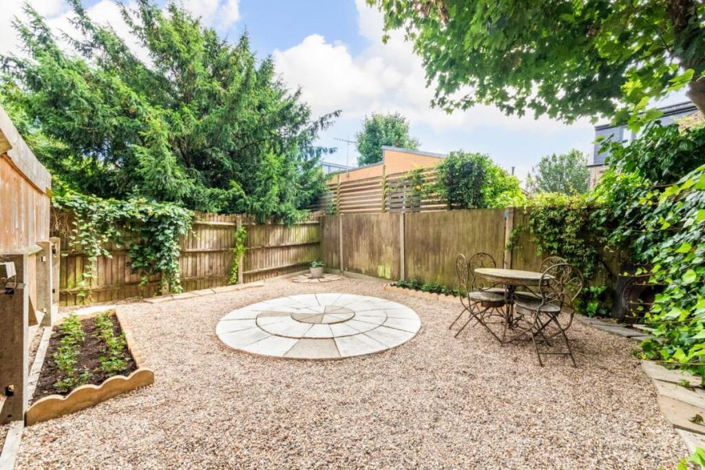 Courtyard, garden