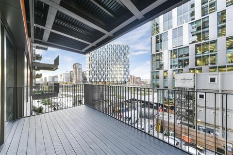 2 bedroom apartment to rent, The Modern, Embassy Gardens, SW11