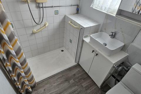 1 bedroom house to rent, Rossefield Drive, Leeds