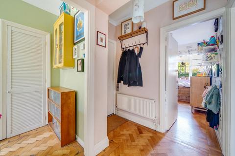 14 Thorpe Close, London, SE26 4NX