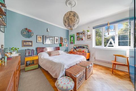 14 Thorpe Close, London, SE26 4NX
