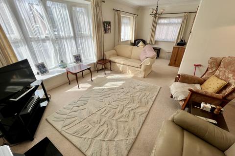 4 bedroom bungalow for sale, Avonside Avenue, Thornton FY5
