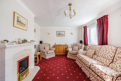 16 Romans Way, Woking, GU22 8TP