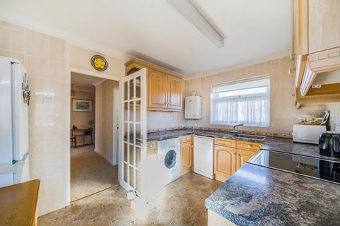 16 Romans Way, Woking, GU22 8TP