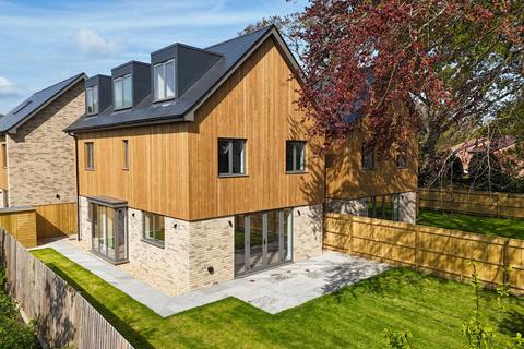 5 bedroom detached house for sale, Lower Pennington Lane, Lymington , SO41