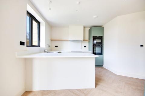 5 bedroom detached house for sale, Lower Pennington Lane, Lymington , SO41