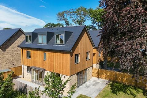 Lower Pennington Lane, Lymington , SO41