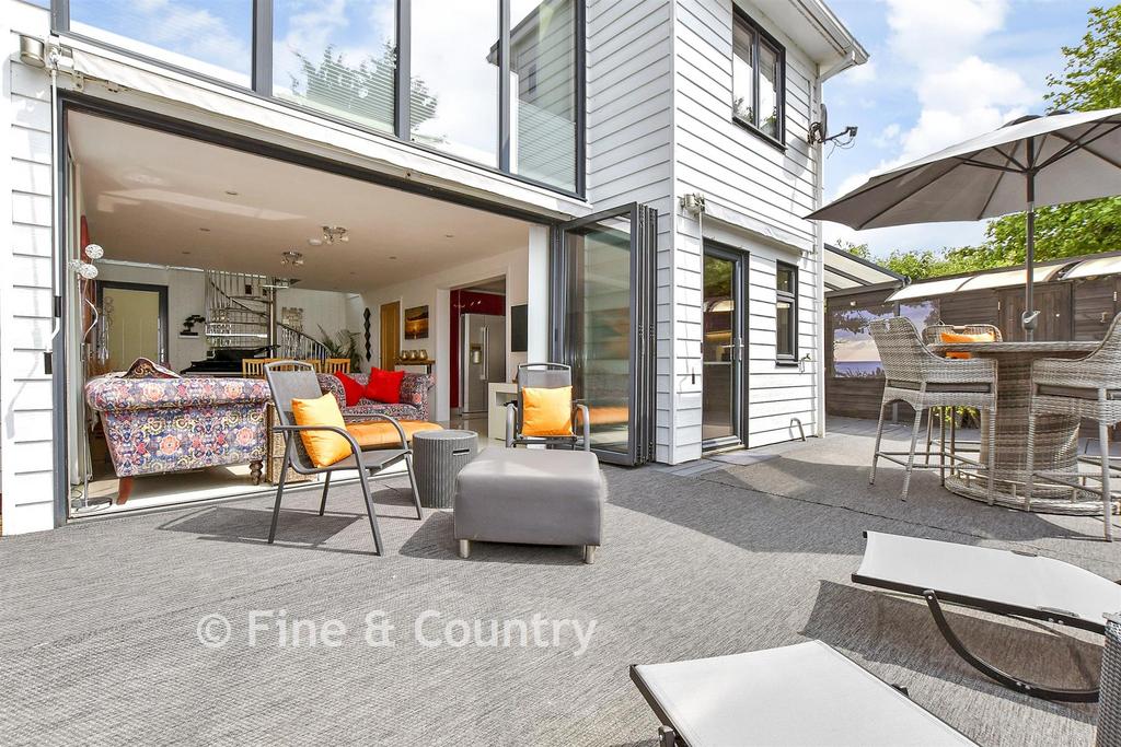 Garden To Lounge*
