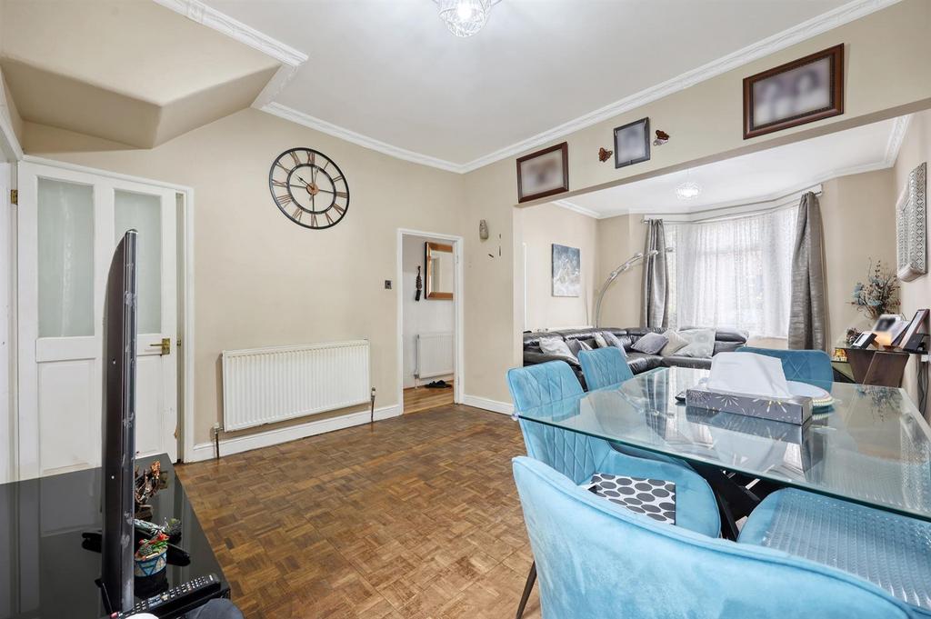 Lounge/Dining Room