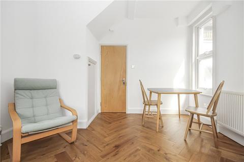 3 bedroom apartment to rent, Wavertree Road, London, SW2
