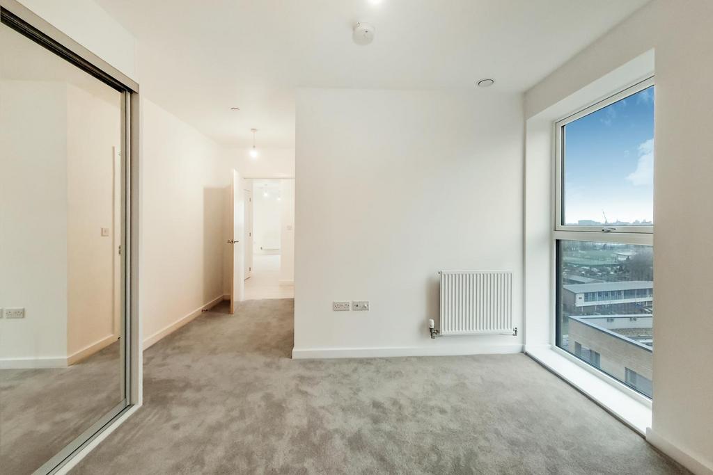 5 Main Bedroom-1.jpg