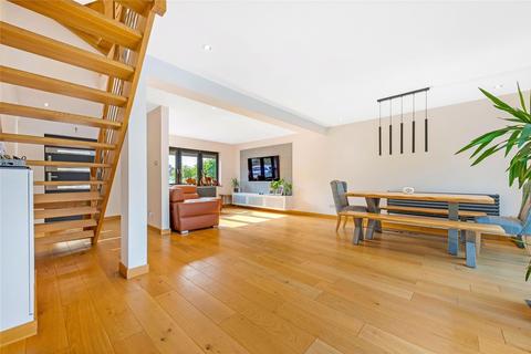 30 Brasted Close, Bexleyheath, DA6 8HX