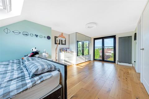 30 Brasted Close, Bexleyheath, DA6 8HX