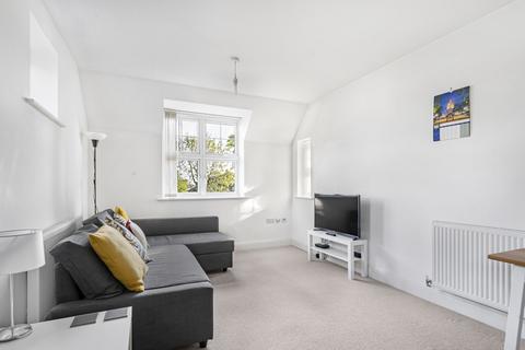 3 Andrews Gate, Shepperton, TW17 0AP