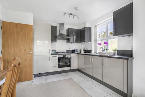 3 Andrews Gate, Shepperton, TW17 0AP