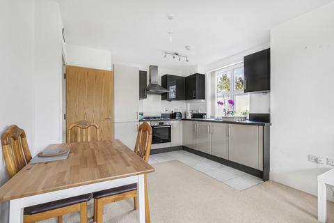 3 Andrews Gate, Shepperton, TW17 0AP
