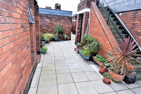 Studio to rent, Rampayne Street, London SW1V