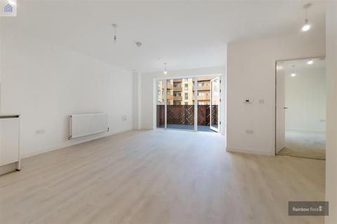 1 bedroom house to rent, East Acton Lane, London W3