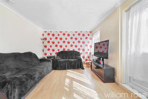 3 bedroom maisonette for sale, Appleby Close, London E4