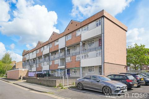 3 bedroom maisonette for sale, Appleby Close, London E4