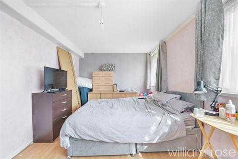 3 bedroom maisonette for sale, Appleby Close, London E4