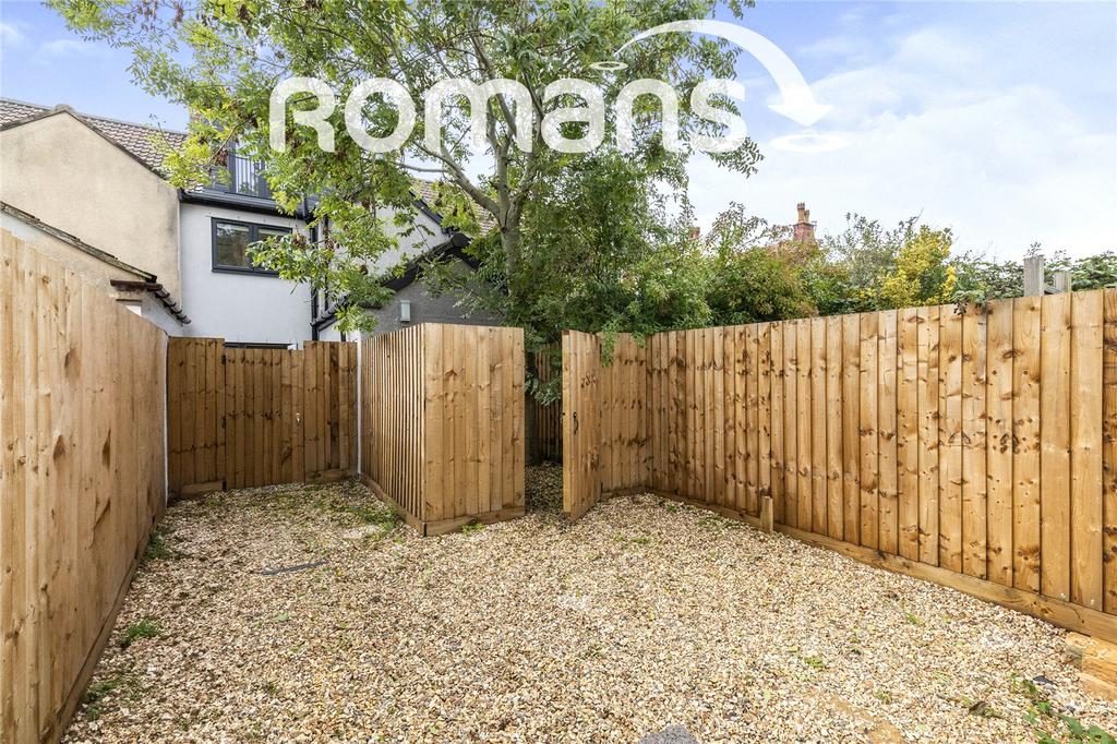 Apartment in Bristol, Kingswood - More