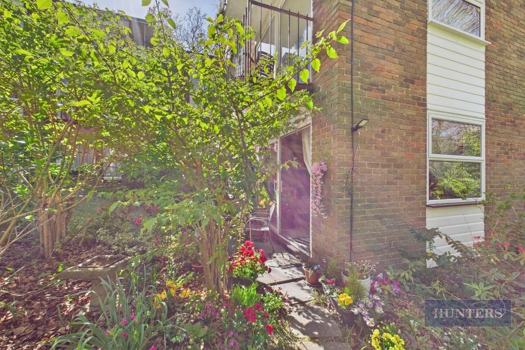CAM05152 G0-PR0063-STILL022.jpg