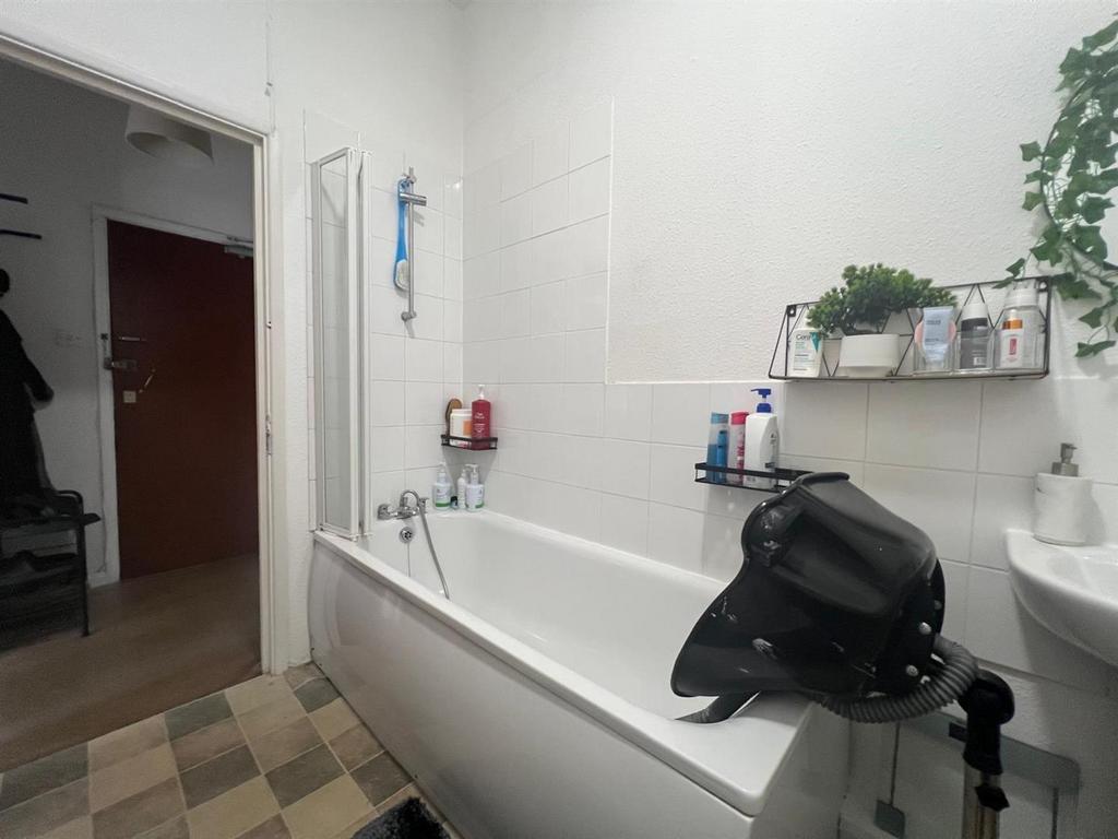 Whats App Image 2025-04-02 at 15.15.01 99652599.jpg