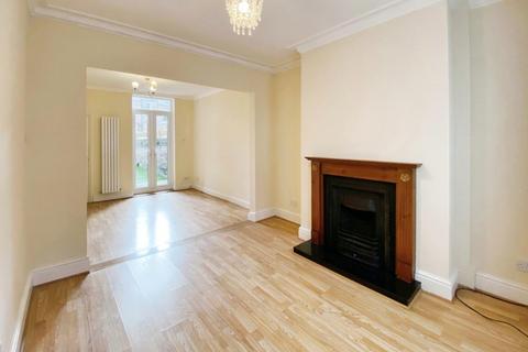 2 bedroom house to rent, Hartoft Street, York