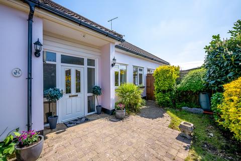25 Highfield Road, Chislehurst, BR7 6QY