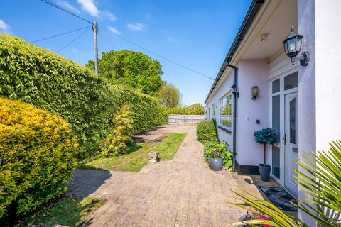 25 Highfield Road, Chislehurst, BR7 6QY